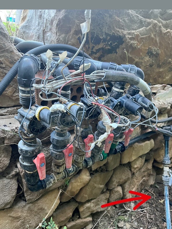 Instalación de riego con electroválvulas